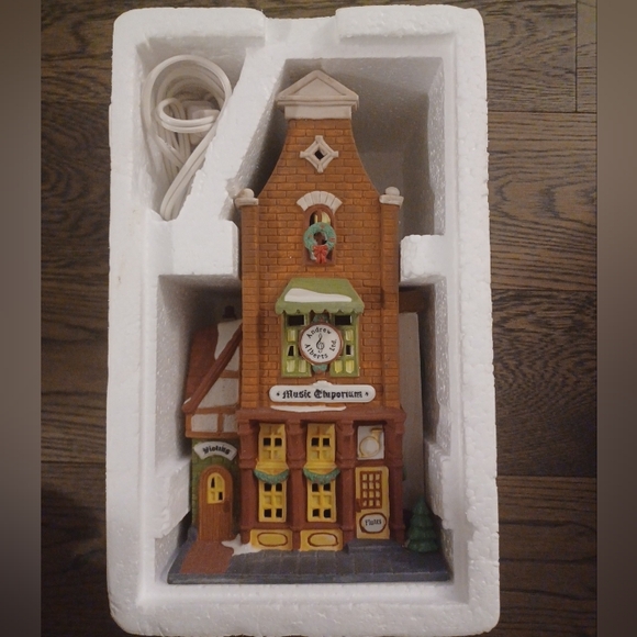 Dept 56 Music Emporium Christmas In The City Series #5531 Store Shop Box Light - Picture 3 of 4